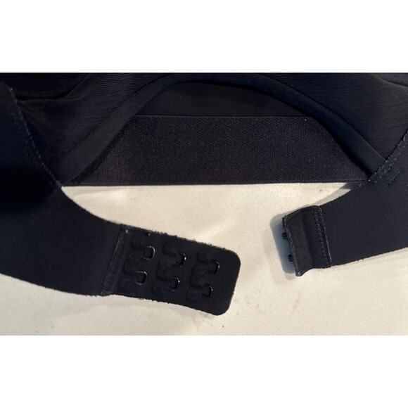 Lululemon Bitty Bracer Sports Bra Women’s Size 32C Mesh Back - Picture 5 of 7